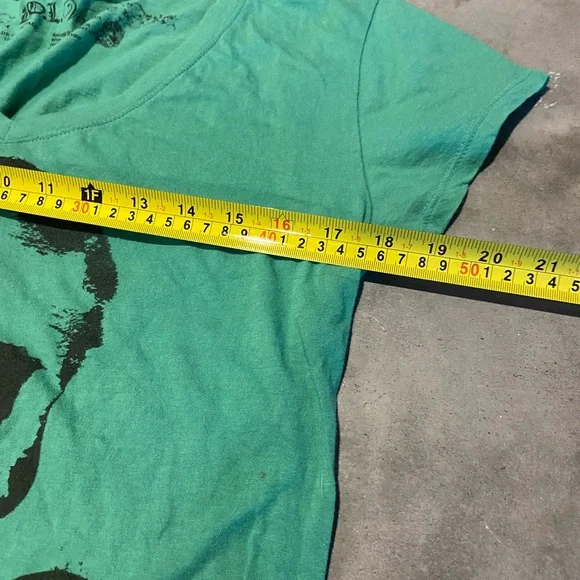 Skull and Crossbones Tee - Picture 3 of 4